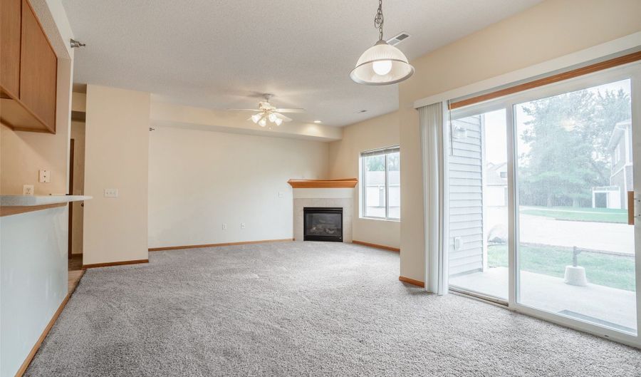 907 7th Ave SE 1, Altoona, IA 50009 - 2 Beds, 2 Bath