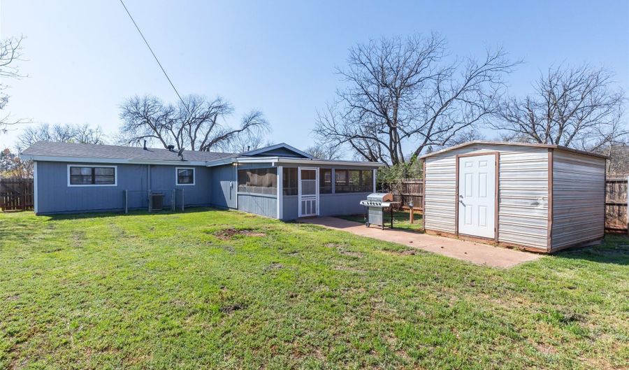 761 Redwood Dr, Abilene, TX 79603 - 3 Beds, 2 Bath