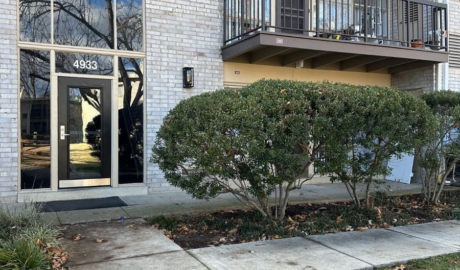 4933 AMERICANA Dr 108, Annandale, VA 22003 - 2 Beds, 1 Bath