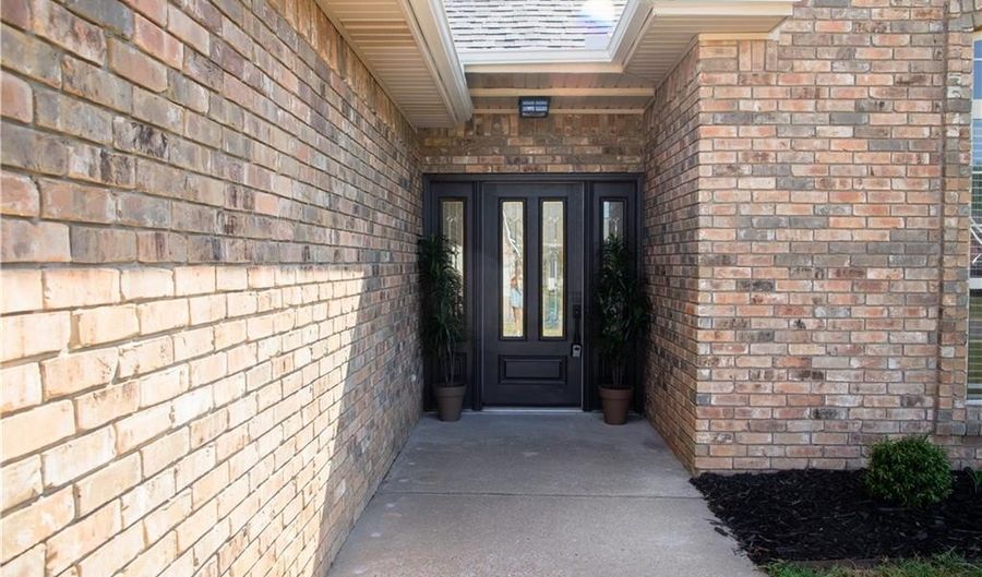 705 Drake St, Bentonville, AR 72712 - 4 Beds, 2 Bath
