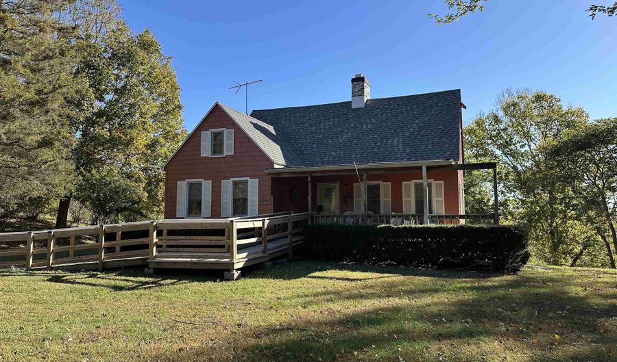 1024 N State Road 157 Rd, Bloomfield, IN 47424 - 3 Beds, 2 Bath