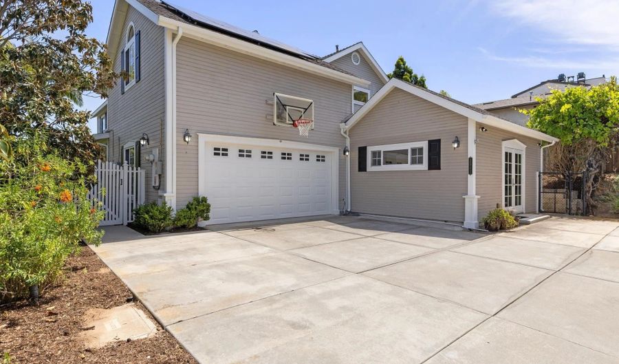 3311 James, Carlsbad, CA 92008 - 5 Beds, 4 Bath