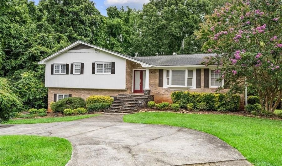 2072 Mcduffie Rd, Austell, GA 30106 - 4 Beds, 4 Bath