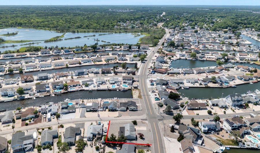 258 Bayshore Dr, Barnegat, NJ 08005 - 3 Beds, 2 Bath