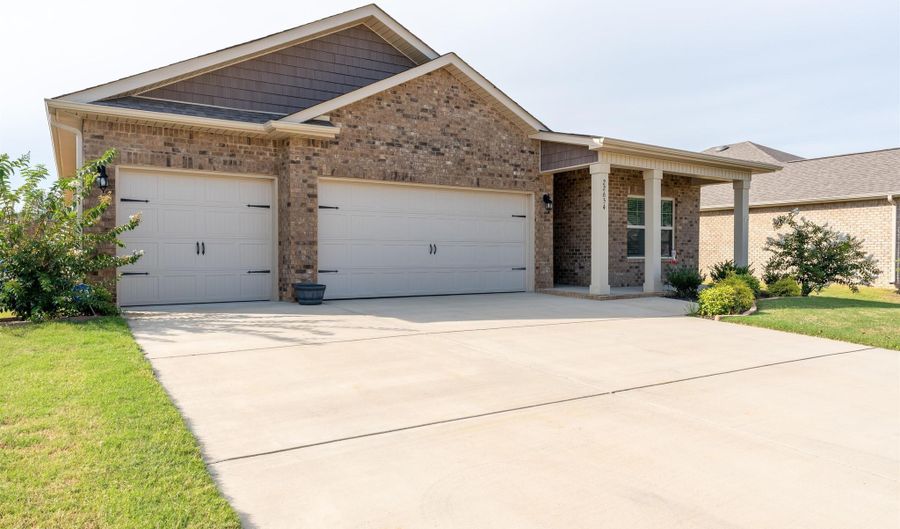 22654 Regent Dr, Athens, AL 35613 - 4 Beds, 3 Bath
