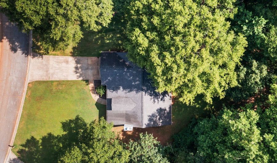 135 Springbrook Drive Dr, Auburn, GA 30011 - 3 Beds, 2 Bath