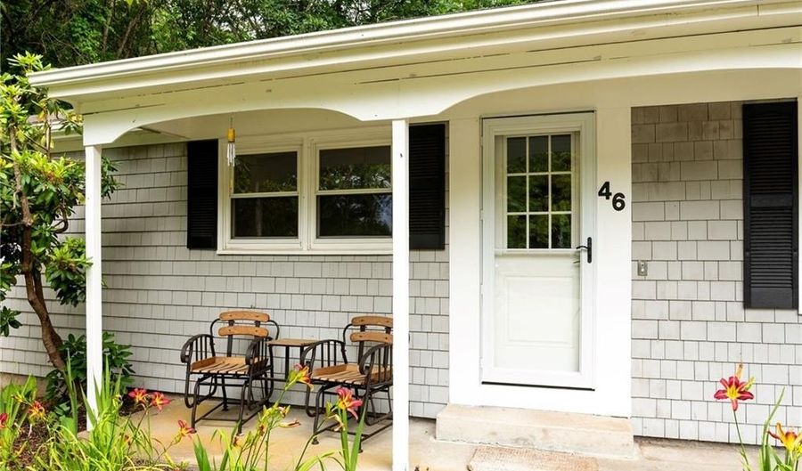 46 Stone Gate Dr, North Kingstown, RI 02852 - 3 Beds, 3 Bath