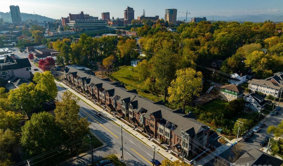 205 Broadway St, Asheville, NC 28801 - 3 Beds, 4 Bath