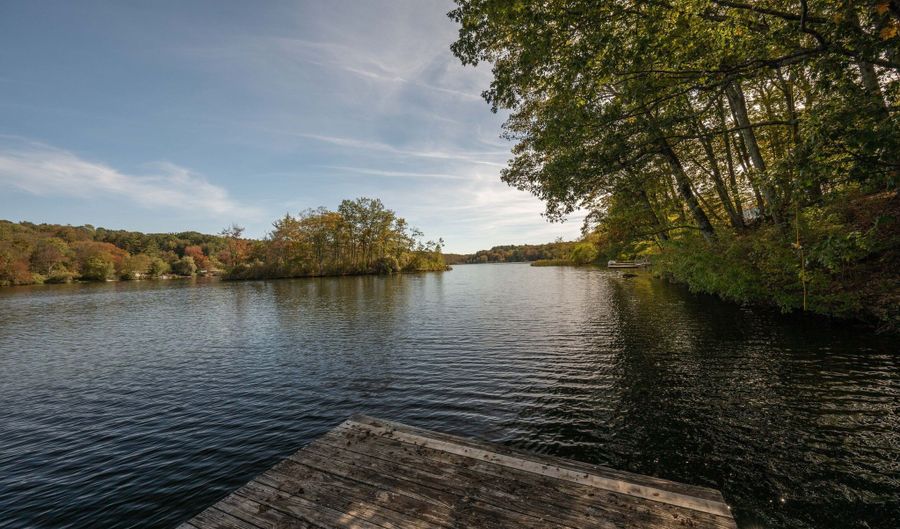 118 Lake Dr, Bethlehem, CT 06751 - 3 Beds, 4 Bath