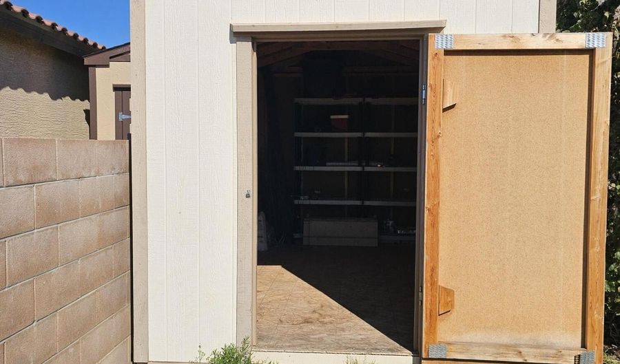 1579 W COTTONWOOD BLUFFS Dr, Benson, AZ 85602 - 4 Beds, 2 Bath