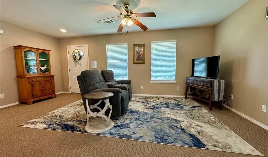 211 Choctaw St, Arkoma, OK 74901 - 1 Beds, 1 Bath