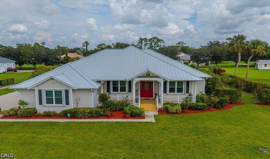 15551 Idalia Dr, Alva, FL 33920 - 3 Beds, 4 Bath