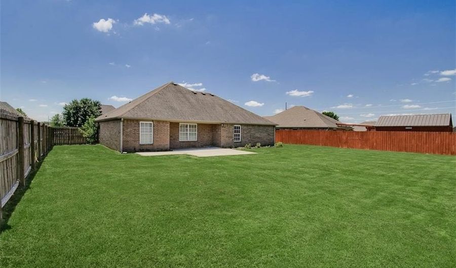 2800 SW Azalea Ave, Bentonville, AR 72713 - 4 Beds, 2 Bath
