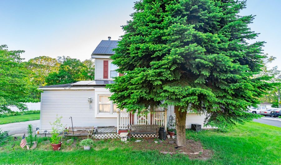 830 Atlantic City Blvd, Bayville, NJ 08721 - 3 Beds, 2 Bath