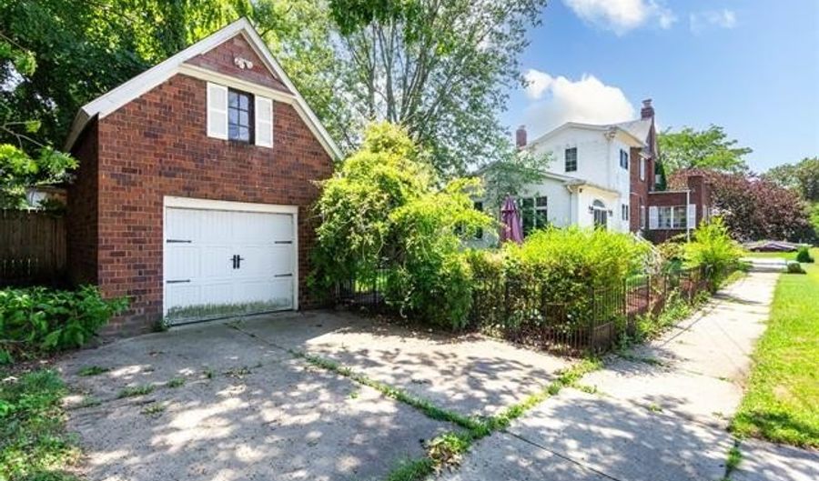 8911 Manor Ave, Allen Park, MI 48101 - 3 Beds, 2 Bath