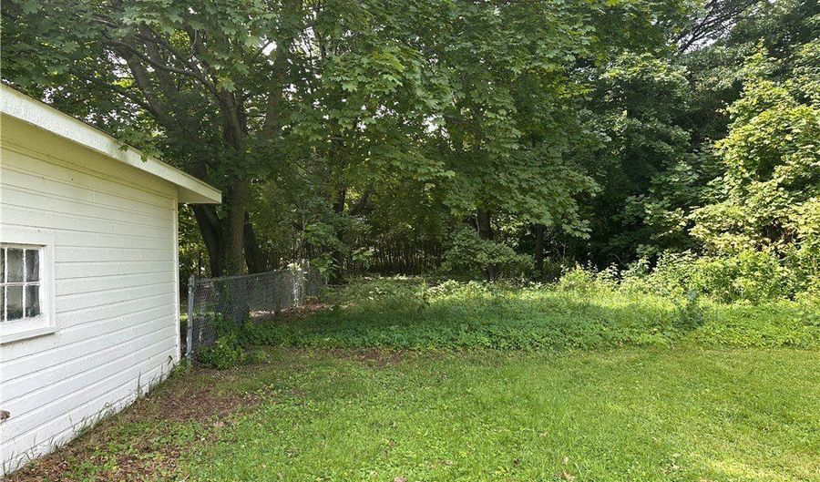3323 Lake Ave, Ashtabula, OH 44004 - 5 Beds, 2 Bath