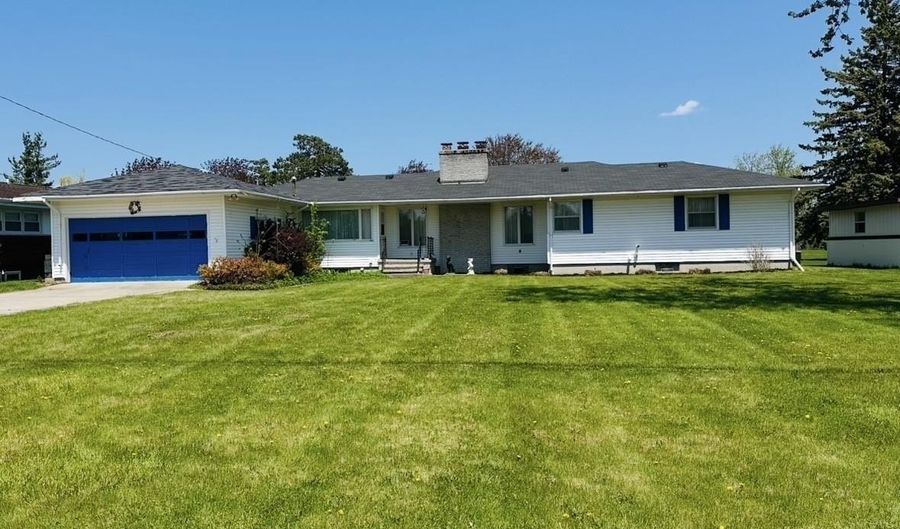 1249 W Washington Ave, Alpena, MI 49707 - 3 Beds, 3 Bath