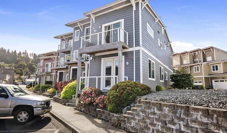 230 MARITIME Ln, Astoria, OR 97103 - 3 Beds, 2 Bath