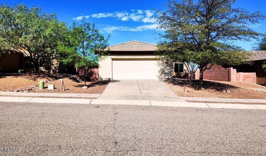 1030 S Limestone St, Benson, AZ 85602 - 3 Beds, 2 Bath