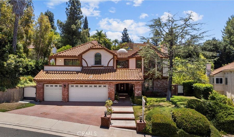 6056 Lake Lindero, Agoura Hills, CA 91301 - 4 Beds, 4 Bath