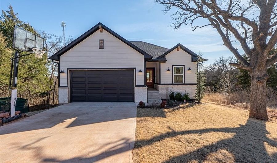 400 E 7th St, Arcadia, OK 73007 - 4 Beds, 3 Bath