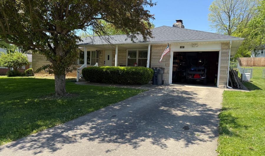 310 Edgeway Dr, Alexandria, IN 46001 - 2 Beds, 2 Bath