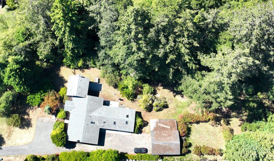 614 HASSETT St, Brookings, OR 97415 - 3 Beds, 3 Bath