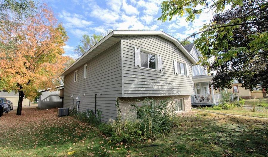 716 18th Ave S, St. Cloud, MN 56301 - 6 Beds, 2 Bath