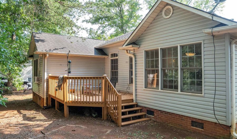 667 Shadow Dance Ln, Boiling Springs, SC 29316 - 3 Beds, 2 Bath