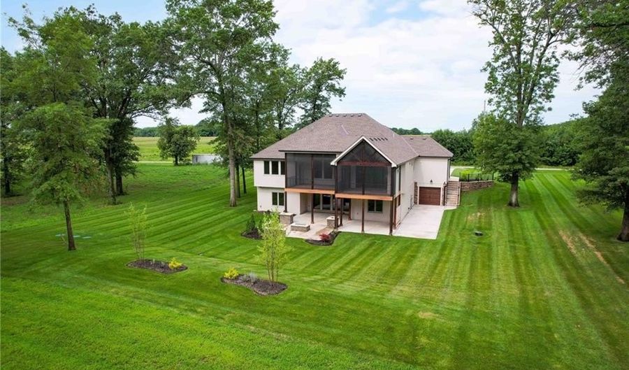17371 NW County Road 1501 N/A, Archie, MO 64725 - 5 Beds, 5 Bath
