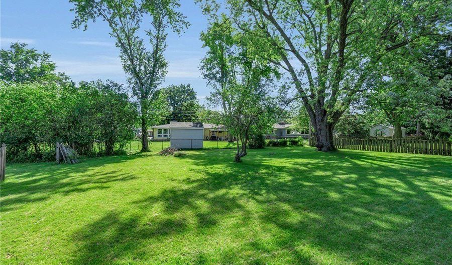 271 Getzville Rd, Amherst, NY 14226 - 3 Beds, 2 Bath