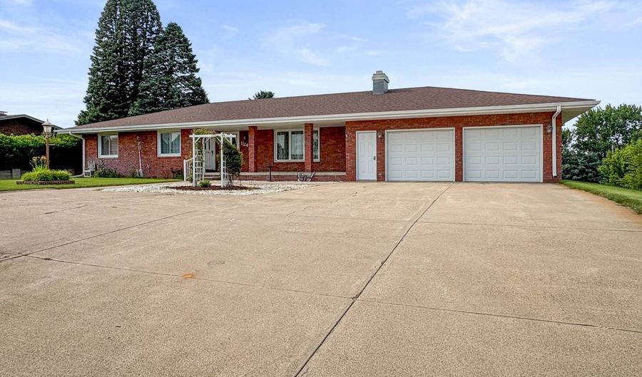 1240 W State, Albion, NE 68620 - 3 Beds, 3 Bath