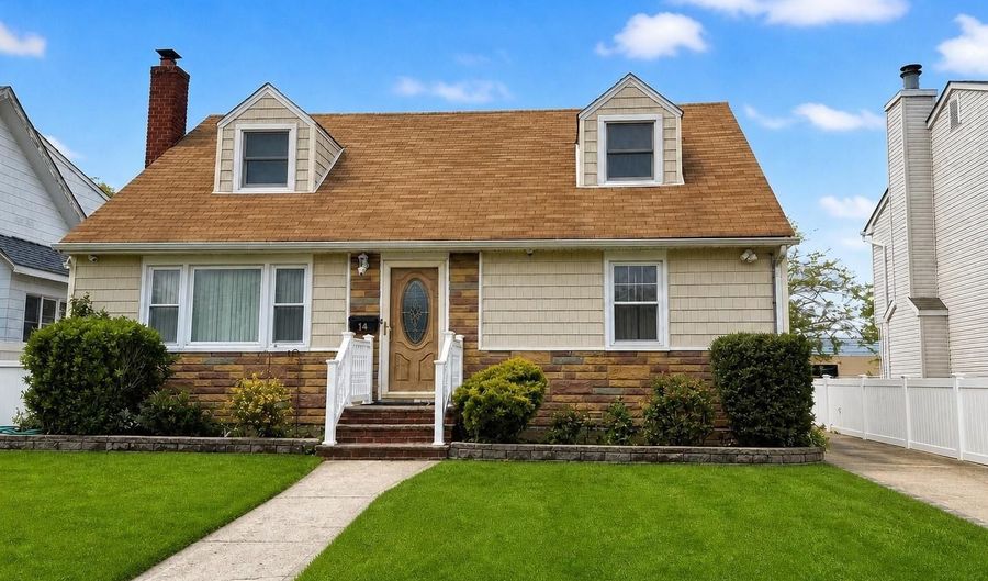 14 Evans Ave, Albertson, NY 11507 - 4 Beds, 3 Bath