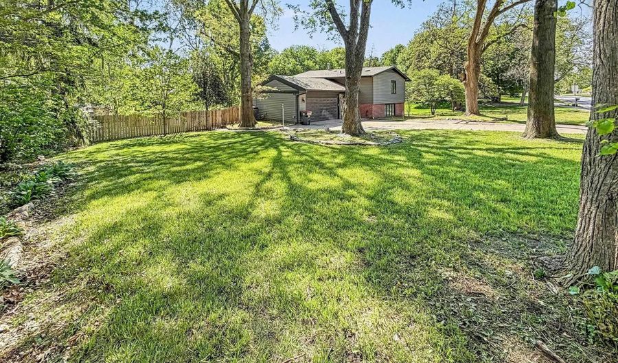 1520 S 3rd Ave, Beatrice, NE 68310 - 4 Beds, 4 Bath