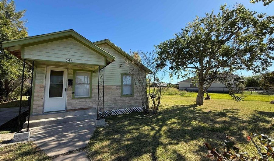 545 N Rife St, Aransas Pass, TX 78336 - 3 Beds, 1 Bath