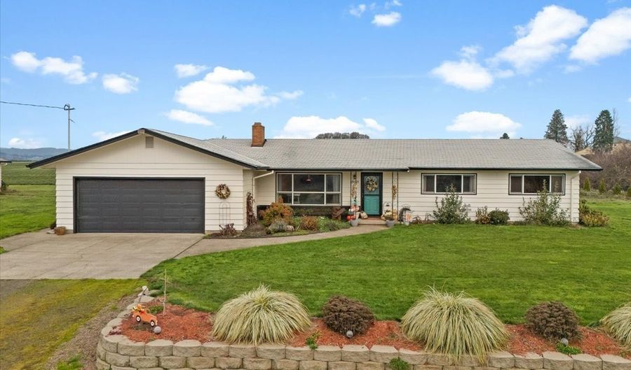 39449 NW WILKESBORO Rd, Banks, OR 97106 - 4 Beds, 2 Bath