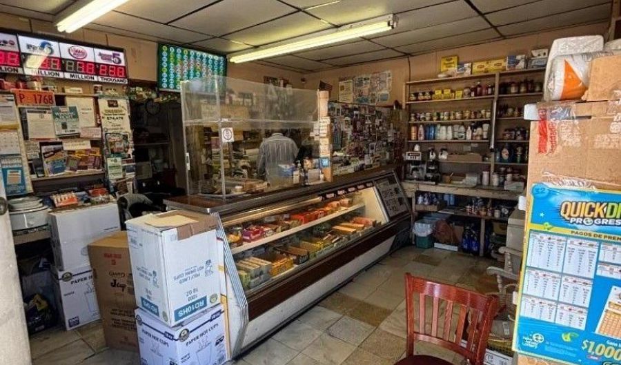 171 Hobart Ave, Bayonne, NJ 07002 - 6 Beds, 3 Bath