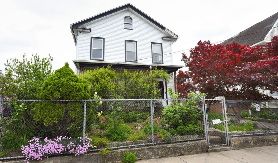 114 Jones Ave, Bridgeport, CT 06604 - 2 Beds, 1 Bath