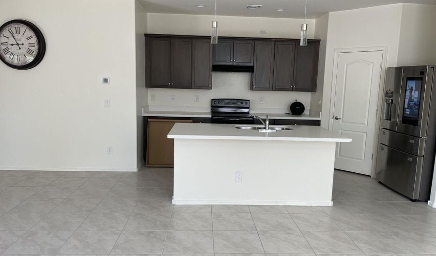 1585 E Kingman Pl, Casa Grande, AZ 85122 - 3 Beds, 2 Bath