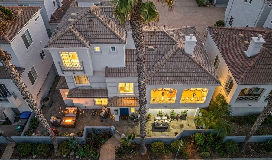 701 N Cleveland St, Oceanside, CA 92054 - 3 Beds, 4 Bath