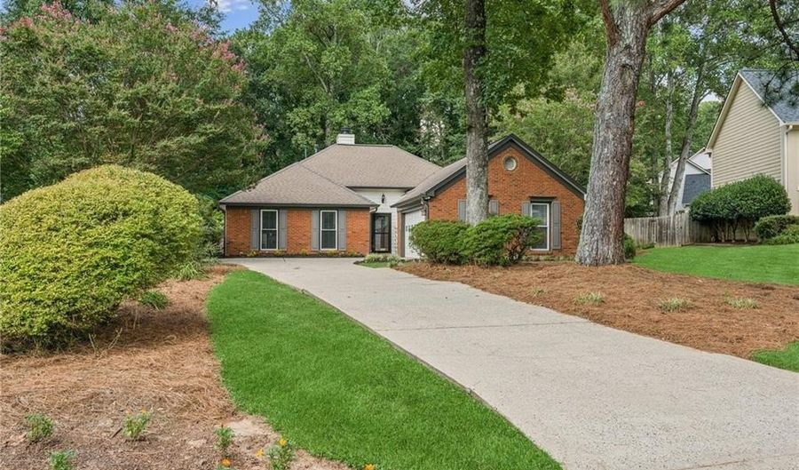 1102 Pine Grove Dr, Alpharetta, GA 30009 - 3 Beds, 2 Bath