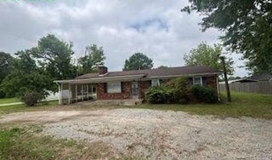 7081 Poplar Corner Rd, Bells, TN 38006 - 3 Beds, 2 Bath
