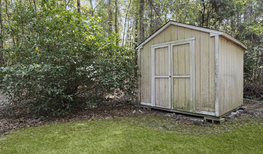 7083 Jefferson St, Bay St. Louis, MS 39520 - 3 Beds, 2 Bath