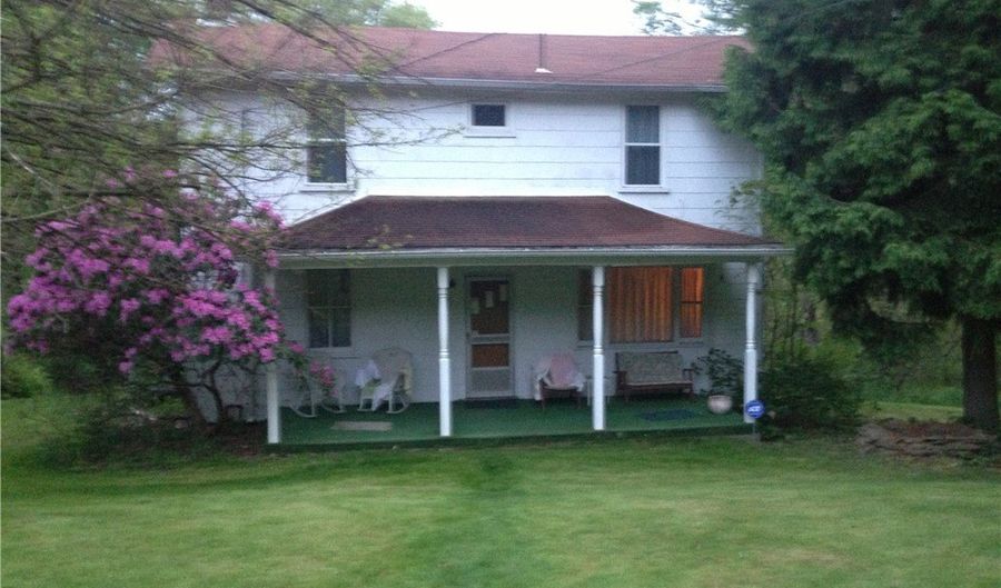 215 Cehily Rd, Allegheny Twp., PA 15068 - 3 Beds, 1 Bath