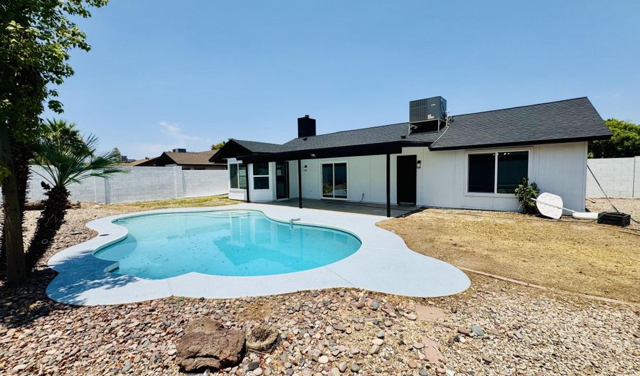 2247 W HIGHLAND St, Chandler, AZ 85224 - 3 Beds, 2 Bath