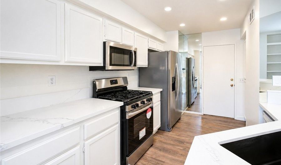 103 Coronado Cay, Aliso Viejo, CA 92656 - 3 Beds, 3 Bath