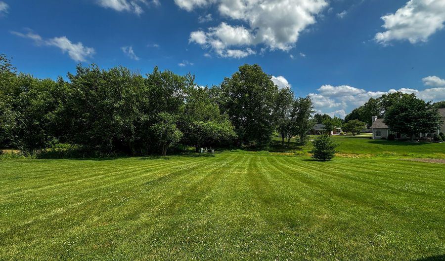 323 Woodfield Dr, Batesville, IN 47006 - 3 Beds, 3 Bath