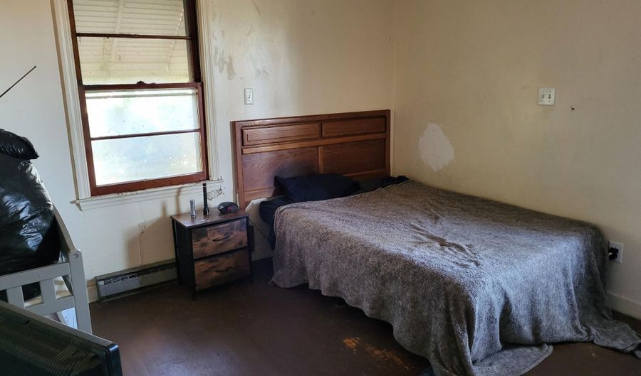 260 Pearl St, Aurora, NC 27806 - 3 Beds, 1 Bath