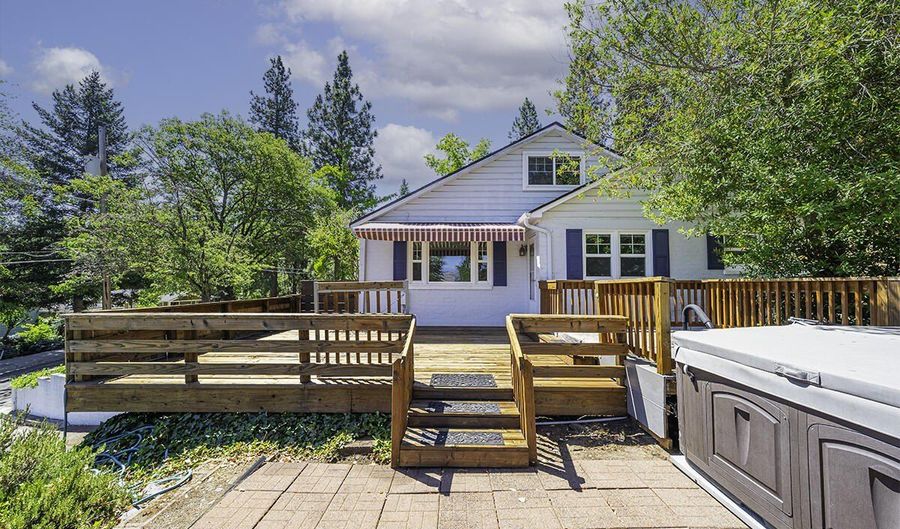 681 Liberty St, Ashland, OR 97520 - 3 Beds, 2 Bath