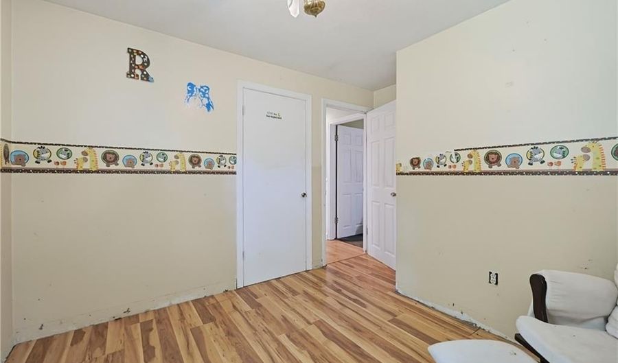 417 Lake Washington Dr, Glocester, RI 02814 - 3 Beds, 1 Bath